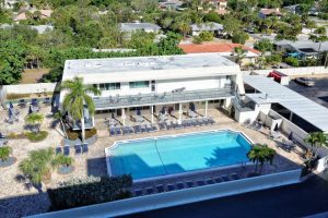 Pool & Clubhouse